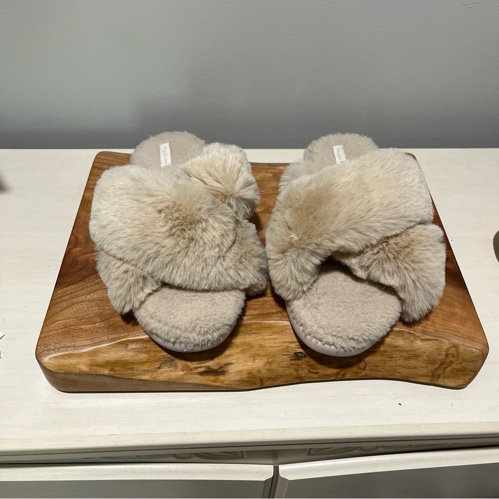 HALLUCI Women's Cross Band Soft Plush Tan Slippers Size 9